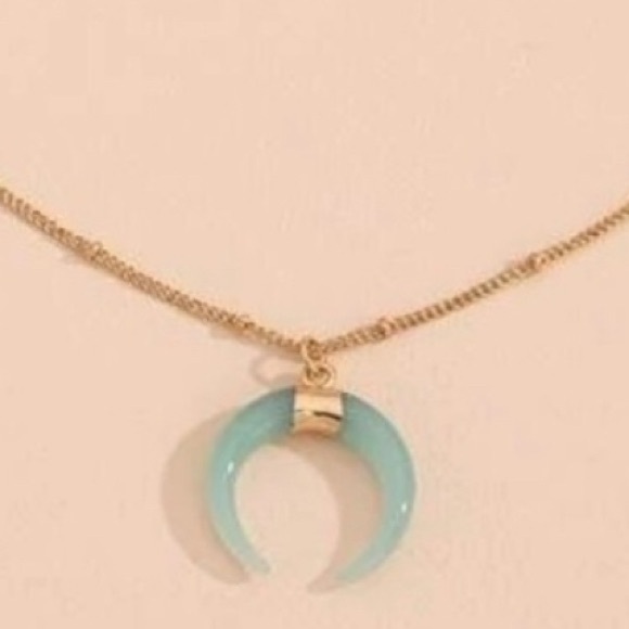 “Jade Horn” Green Tusk Upside Down Crescent Half Moon Wishbone Good Luck Pendant - Picture 3 of 14